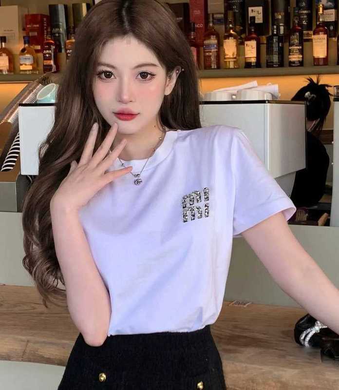 Women' T-Shirt Designer 23 Spring and summer new style rhinestone handmade beading letter embroidery round neck short sleeve casual age reduction, White2 
Women' T-Shirt Designer 23 Spring and summer new style rhinestone handmade beading letter embroidery round neck short sleeve casual age reduction, White2