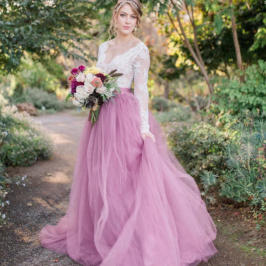 2023 Blush Pink Country Bohemain Wedding Dresses Sheer Lace Long Sleeve Backless Layers Tulle Skirt Summer Garden Beach Bridal Gowns Boho Robes BC1515