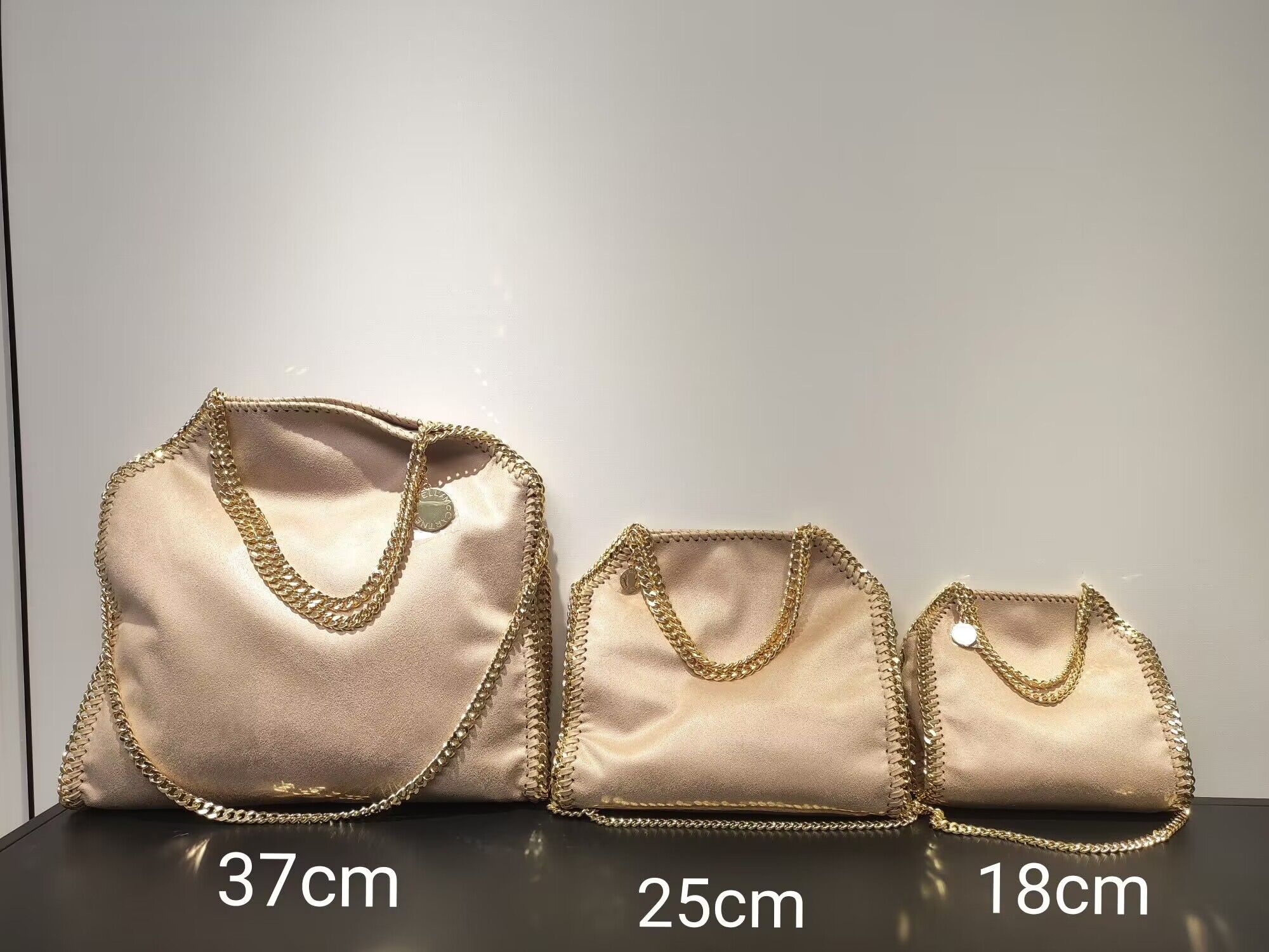 2023 designer handbags New Fashion Stella McCartney bags women PVC Handbag high quality leather shopping bag V901-808-809
2023 designer handbags New Fashion Stella McCartney bags women PVC Handbag high quality leather shopping bag V901-808-809