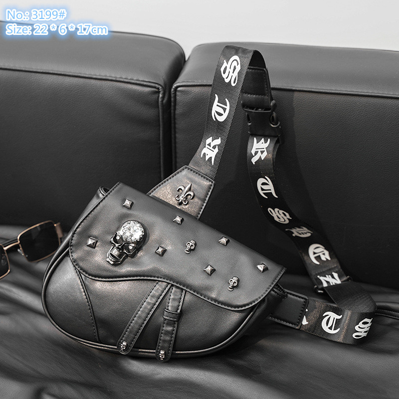 Factory wholesale men shoulder bags street joker black flip fashion handbag simple atmosphere solid color leather cycling bag cool personality rivet backpack