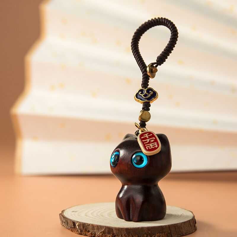 Key Rings New Sandalwood Wooden Cat Keychain Anime Cute Mobile Phone Chain Wooden Pendant Personality Creative Accessories Hand-knitted G230210