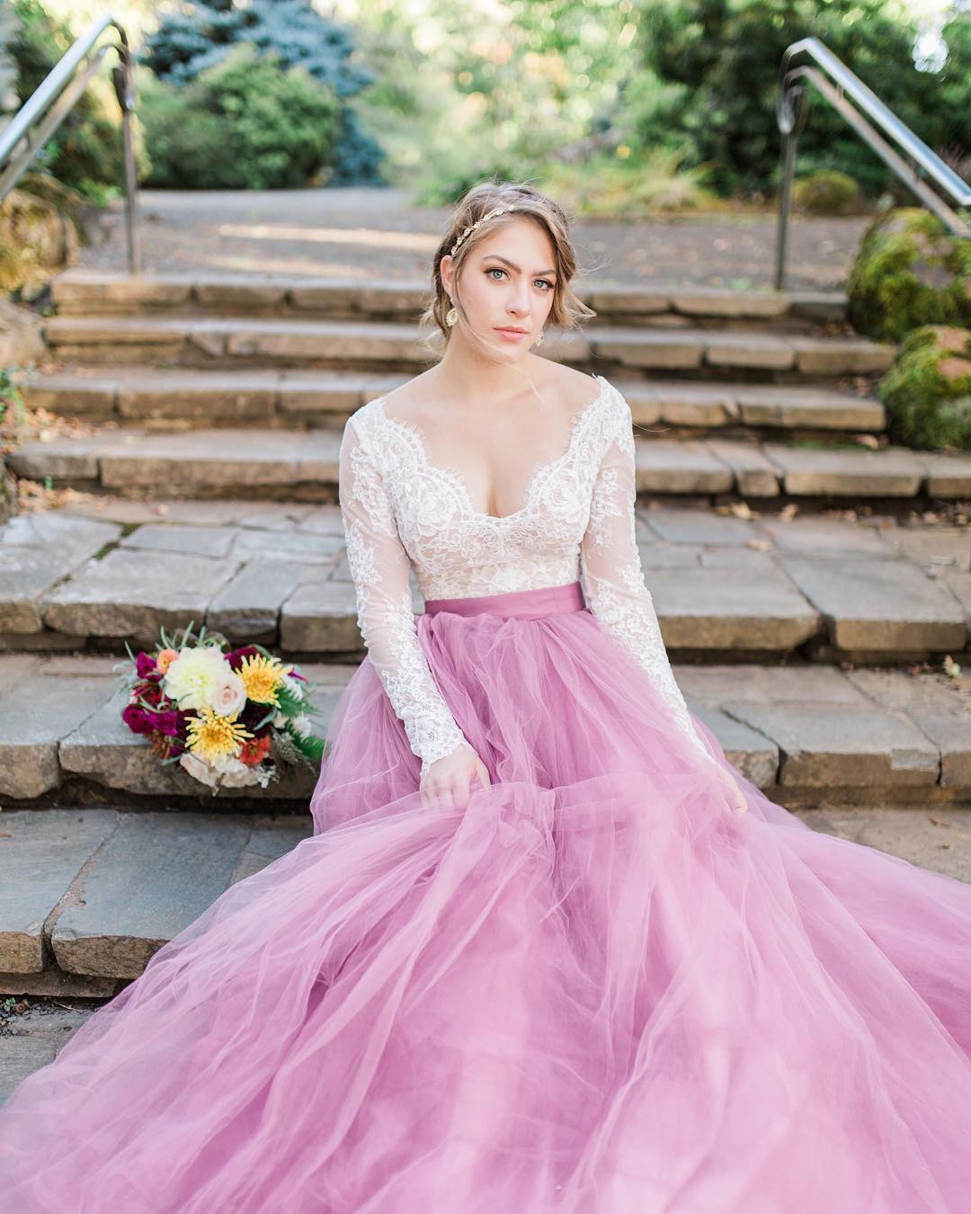 2023 Blush Pink Country Bohemain Wedding Dresses Sheer Lace Long Sleeve Backless Layers Tulle Skirt Summer Garden Beach Bridal Gowns Boho Robes BC1515