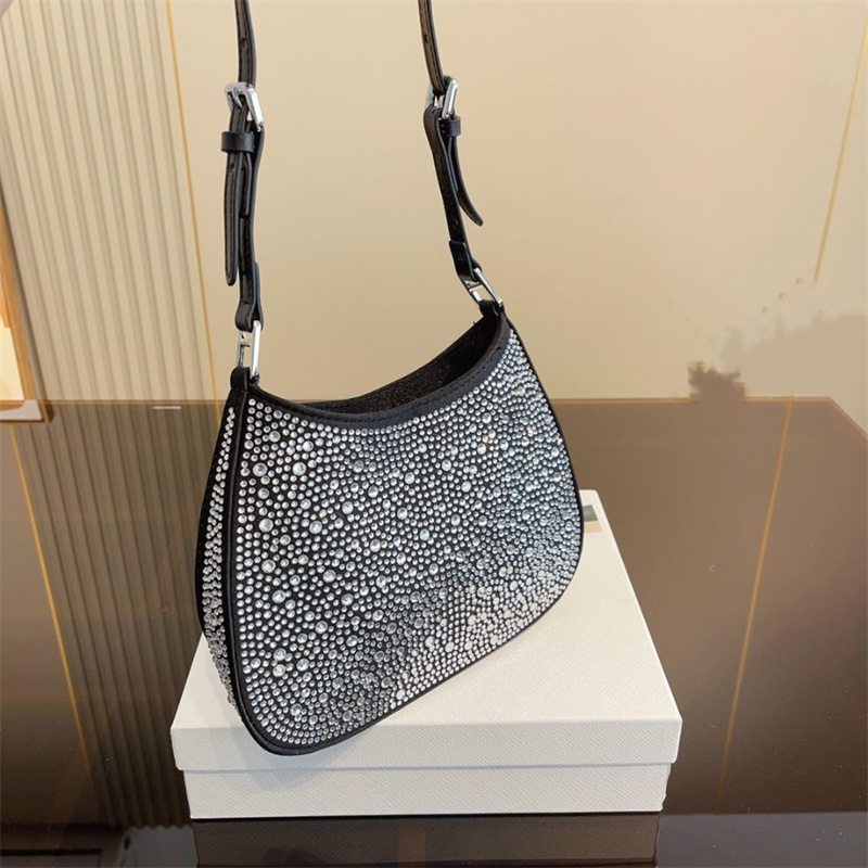 2023 bags designers cross body shoulder bag poada diamond calfskin crystal ornament adjustable strap single shoulder bag for women silver gift box packing, Beige
2023 bags designers cross body shoulder bag poada diamond calfskin crystal ornament adjustable strap single shoulder bag for women silver gift box packing, Beige
