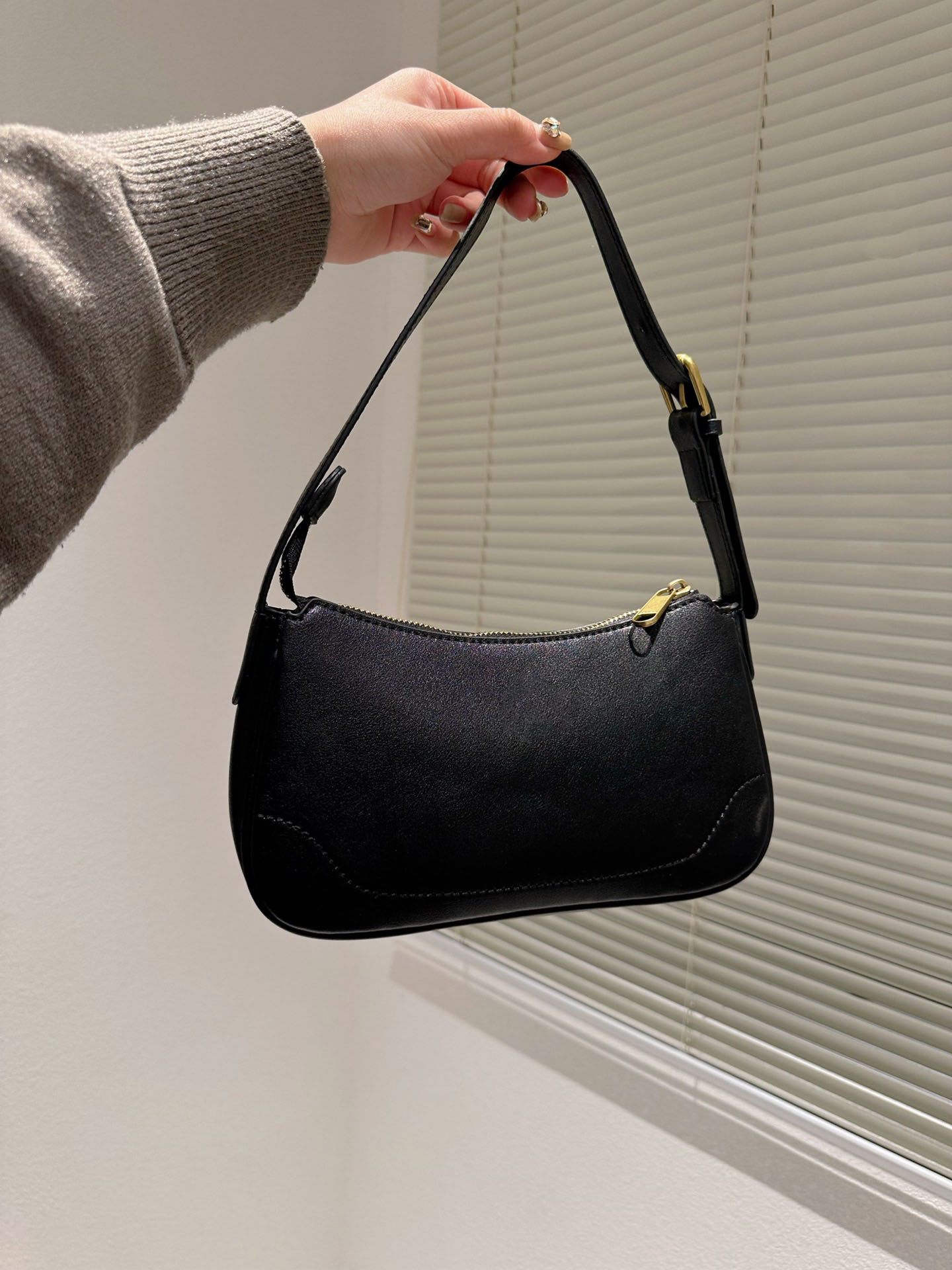 New Women tote genuine leather leather Shoulder Bag Luxury Designer Crossbody Bags Handbag Wallet duffle handbags messenger canvas Lady Purses, Purple
New Women tote genuine leather leather Shoulder Bag Luxury Designer Crossbody Bags Handbag Wallet duffle handbags messenger canvas Lady Purses, Purple