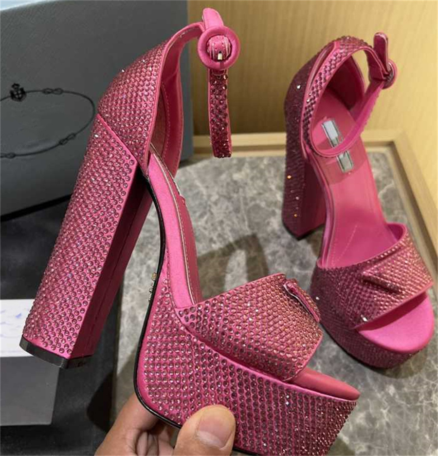 2023 Fashion Pradity Sandals Ladies Lightweight Waterproof Platform Mid High Heels Rainy Day Beach Student Casual Sandals yyc
2023 Fashion Pradity Sandals Ladies Lightweight Waterproof Platform Mid High Heels Rainy Day Beach Student Casual Sandals yyc