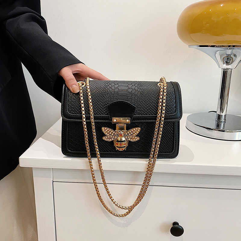 Handbag Factory Cheap Wholesale Retail Women's Bag 2023 New Versatile Crocodile Pattern Fashion One Shoulder Msenger Chain Small Square s, White8
Handbag Factory Cheap Wholesale Retail Women's Bag 2023 New Versatile Crocodile Pattern Fashion One Shoulder Msenger Chain Small Square s, White8