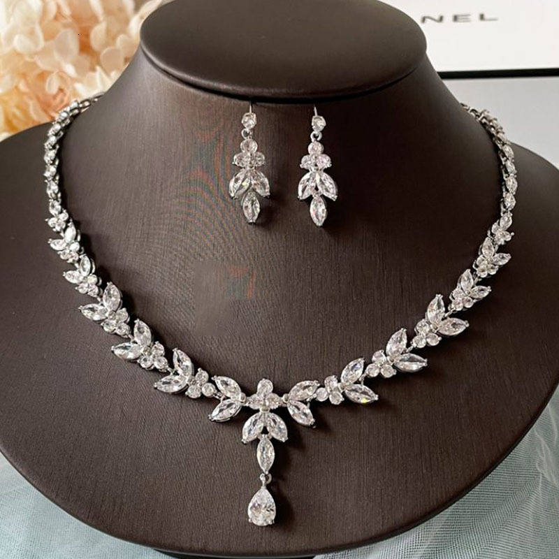 Wedding Jewelry Sets Uilz Exquisite Leaf Dangle Earring Jewelry Set for Women Wedding Party Accessories Zircon Drop Earrings Necklace Sets Bride Gift 