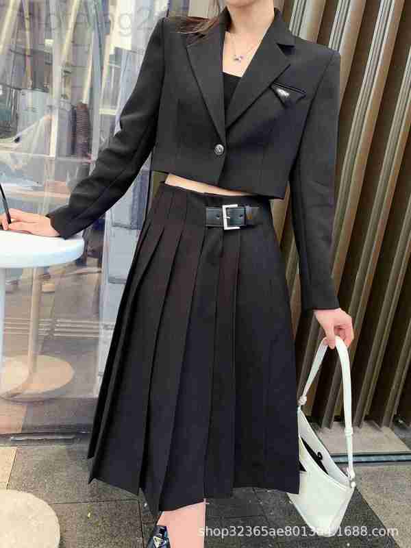 Casual Dresses Designer 22 Early autumn new style short top pleated long skirt casual suit simple and generous design classic Q5WA, Black7
Casual Dresses Designer 22 Early autumn new style short top pleated long skirt casual suit simple and generous design classic Q5WA, Black7