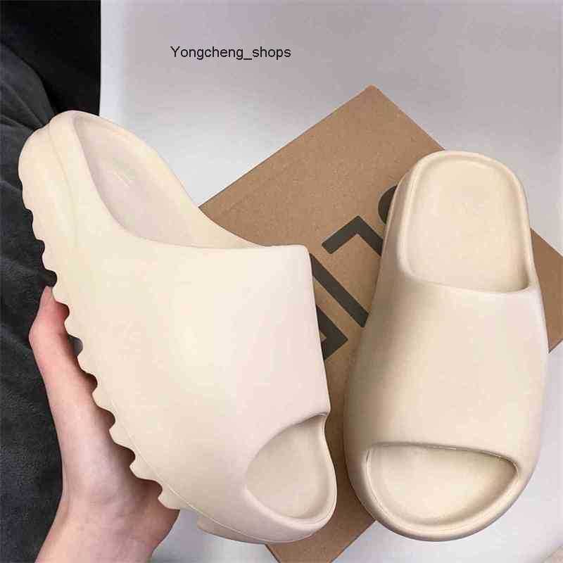 Designer Yeesys Slippers Slides Foam Rubber Fashion Kanyss Slide Poison Pure Original Drag Beach Word Coconut Version Yee Have, Bone white
Designer Yeesys Slippers Slides Foam Rubber Fashion Kanyss Slide Poison Pure Original Drag Beach Word Coconut Version Yee Have, Bone white