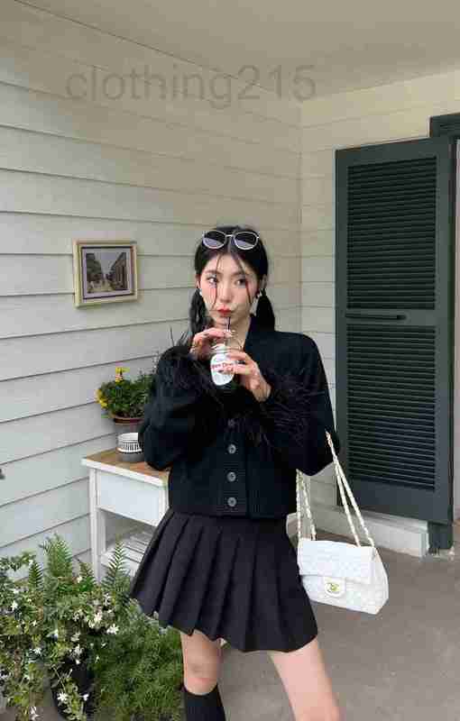 Women' Knits & Tees Designer Early spring new style Xiaoxiangfeng Miao family sleeve ostrich hair short knitted cardigan sweater coat C45I, Black
Women' Knits & Tees Designer Early spring new style Xiaoxiangfeng Miao family sleeve ostrich hair short knitted cardigan sweater coat C45I, Black