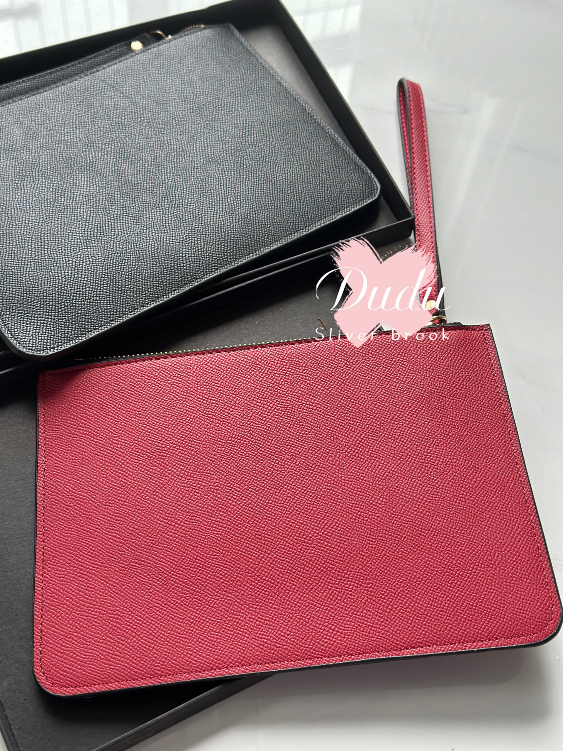 fashion clutch party bag engrave C and letters with zipper including gift box storage case office bag
fashion clutch party bag engrave C and letters with zipper including gift box storage case office bag