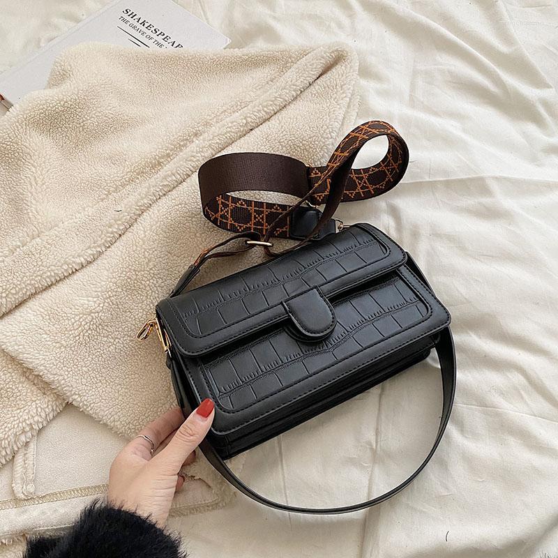 Evening Bags Trendy Messenger Crossbody Bag Flap Handbag Purse Designer Crocodile Pattern Shoulder For Women Pu Leather Bolsos De Mujer, White
Evening Bags Trendy Messenger Crossbody Bag Flap Handbag Purse Designer Crocodile Pattern Shoulder For Women Pu Leather Bolsos De Mujer, White