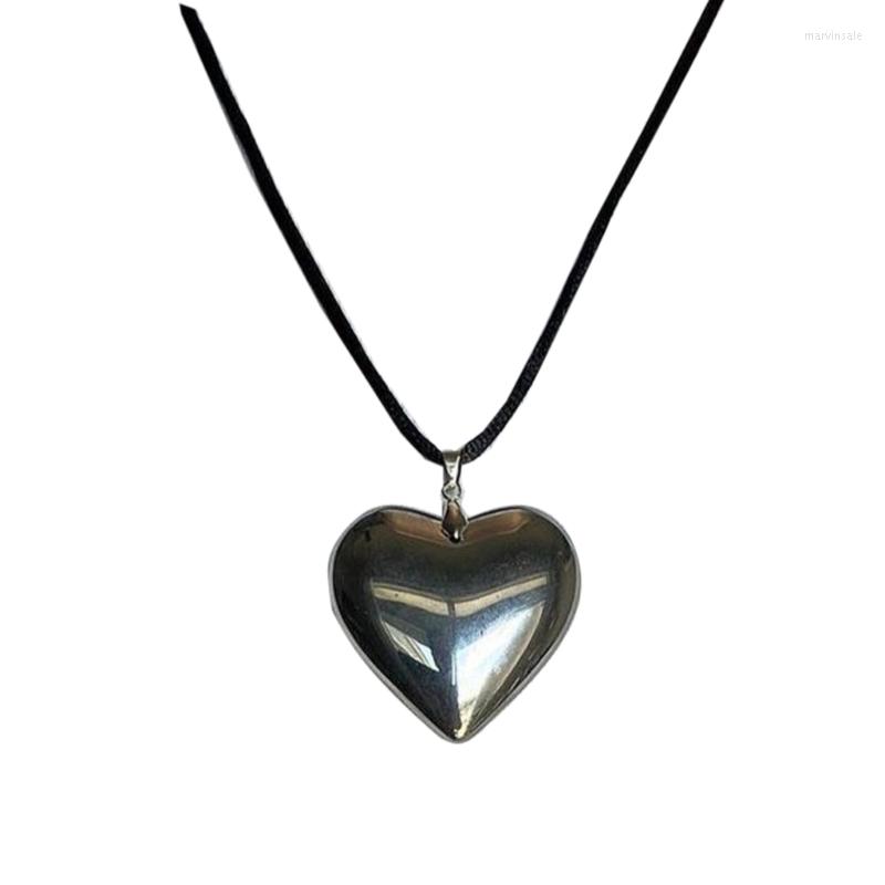 Pendant Necklaces Gothic Bead Chain Necklace Big Love-Heart Charm Clavicle Punk Black Rope Choker Birthday Ornament Dropship
Pendant Necklaces Gothic Bead Chain Necklace Big Love-Heart Charm Clavicle Punk Black Rope Choker Birthday Ornament Dropship