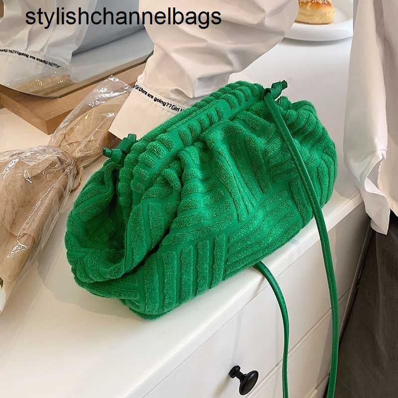 Totes Luxury new towel bag handbag 2022 women fashion popular portable bucket bag chain shoulder bag messenger bag 0214/23, Orange
Totes Luxury new towel bag handbag 2022 women fashion popular portable bucket bag chain shoulder bag messenger bag 0214/23, Orange