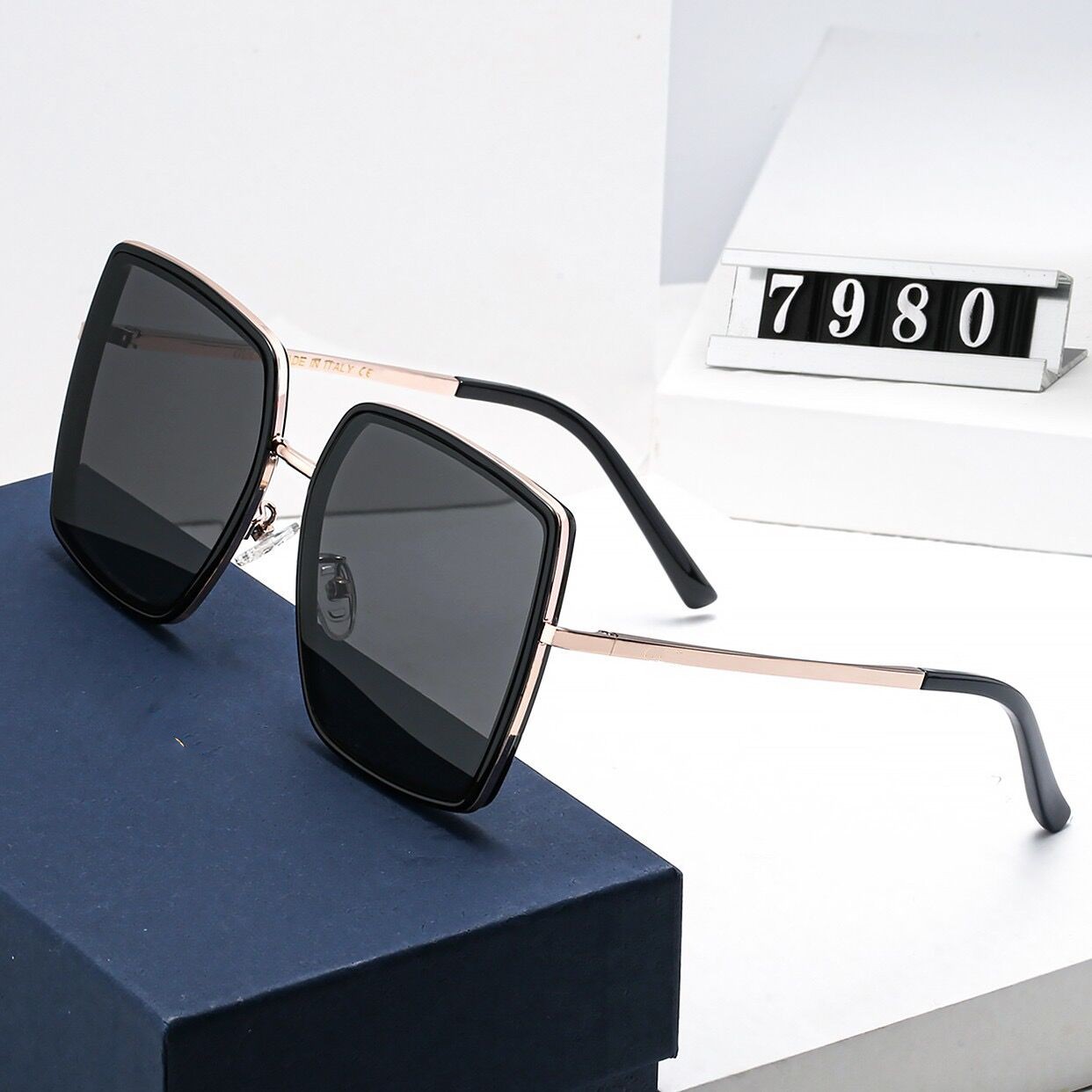 Luxury Polarized Sunglasses Classic fashion Designer Sunglasses 2023 The latest style personality trend large box sunglasses
Luxury Polarized Sunglasses Classic fashion Designer Sunglasses 2023 The latest style personality trend large box sunglasses