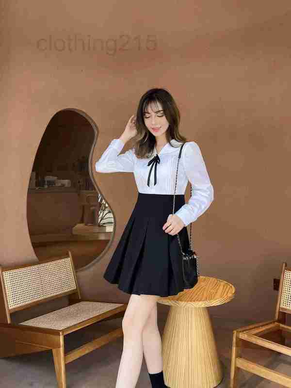 Casual Dresses Designer Spring/Summer 22 Elegant and decent color contrast bow decorative patchwork dress YMRT, Black and white
Casual Dresses Designer Spring/Summer 22 Elegant and decent color contrast bow decorative patchwork dress YMRT, Black and white