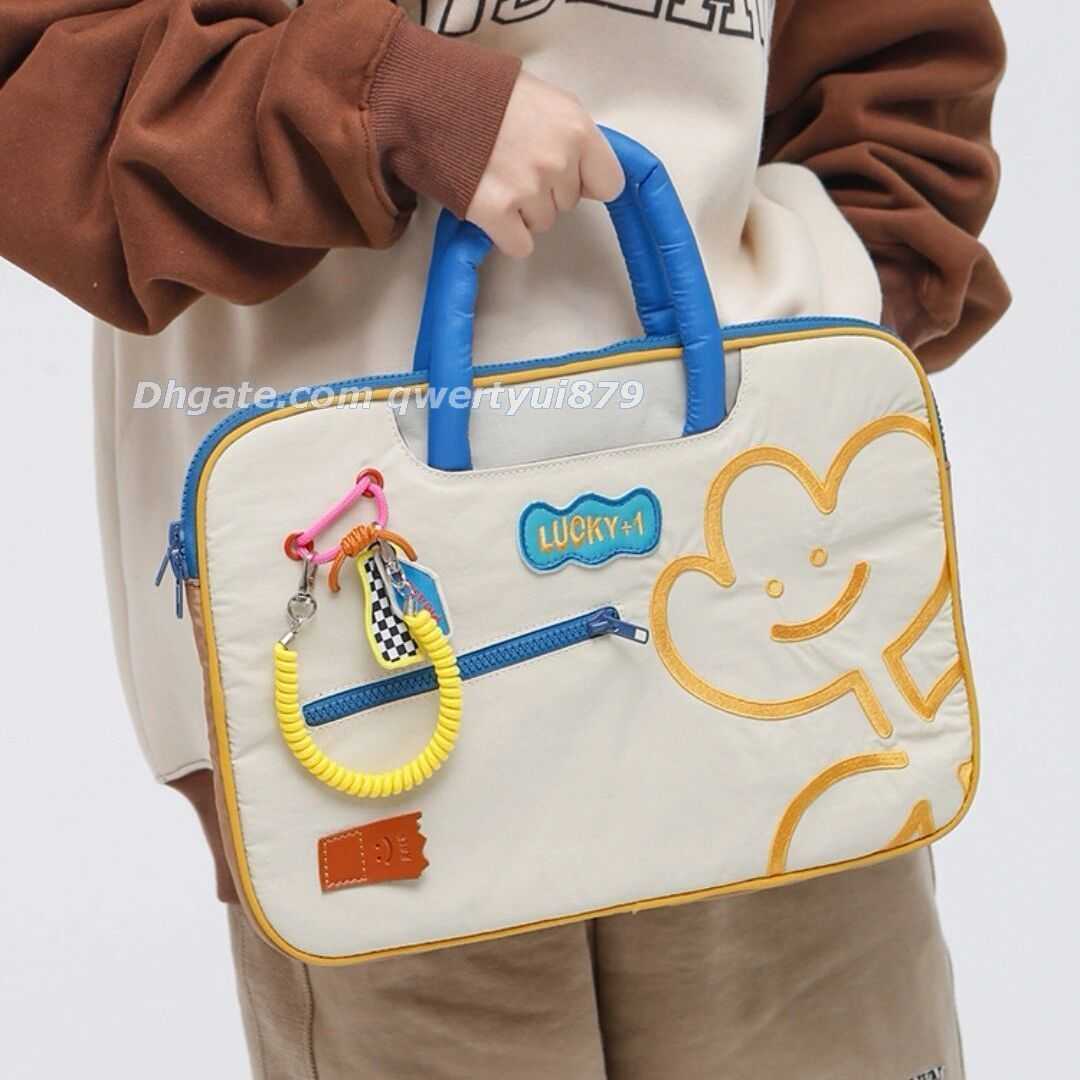 Totes 13.3/15.6 Inch Ipad Bag Handbags Cotton Padded Laptop Protective Case Soft Laptop Bags for Women 2022 Brands Designer Bag Cute 021423H, Beige
Totes 13.3/15.6 Inch Ipad Bag Handbags Cotton Padded Laptop Protective Case Soft Laptop Bags for Women 2022 Brands Designer Bag Cute 021423H, Beige
