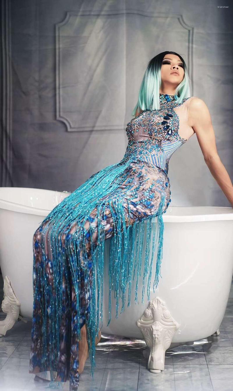 Stage Wear Sexy Costume Sparkly Blue Fringe Dress Singer Performance Tassel Party Glisten Rhinestones Sleeveless Long Dresses
Stage Wear Sexy Costume Sparkly Blue Fringe Dress Singer Performance Tassel Party Glisten Rhinestones Sleeveless Long Dresses