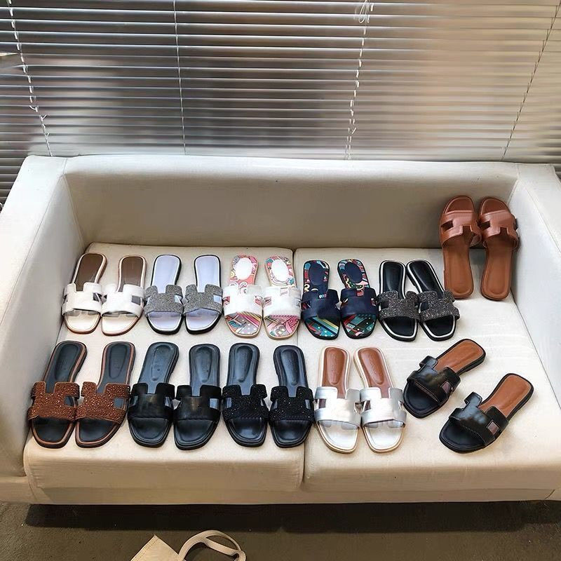 Classics H women slippers genuine leather ladies sandals 2023 summer flat shoes fashion beach woman slipper letter drag with dust bag 35-42 no box, Blue 1
Classics H women slippers genuine leather ladies sandals 2023 summer flat shoes fashion beach woman slipper letter drag with dust bag 35-42 no box, Blue 1