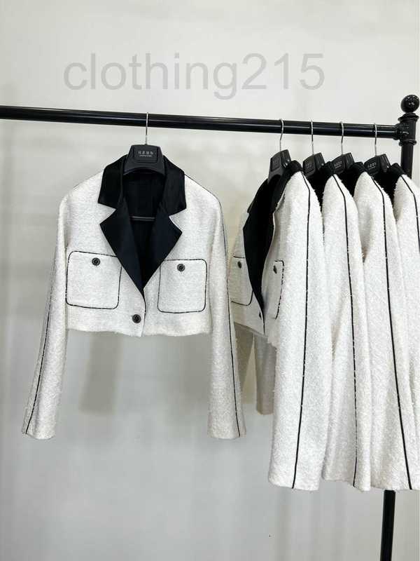 Women' Jackets Designer 2022 high-end woolen fabric short high thin and small acetate satin suit collar jacket SXD0, White3
Women' Jackets Designer 2022 high-end woolen fabric short high thin and small acetate satin suit collar jacket SXD0, White3