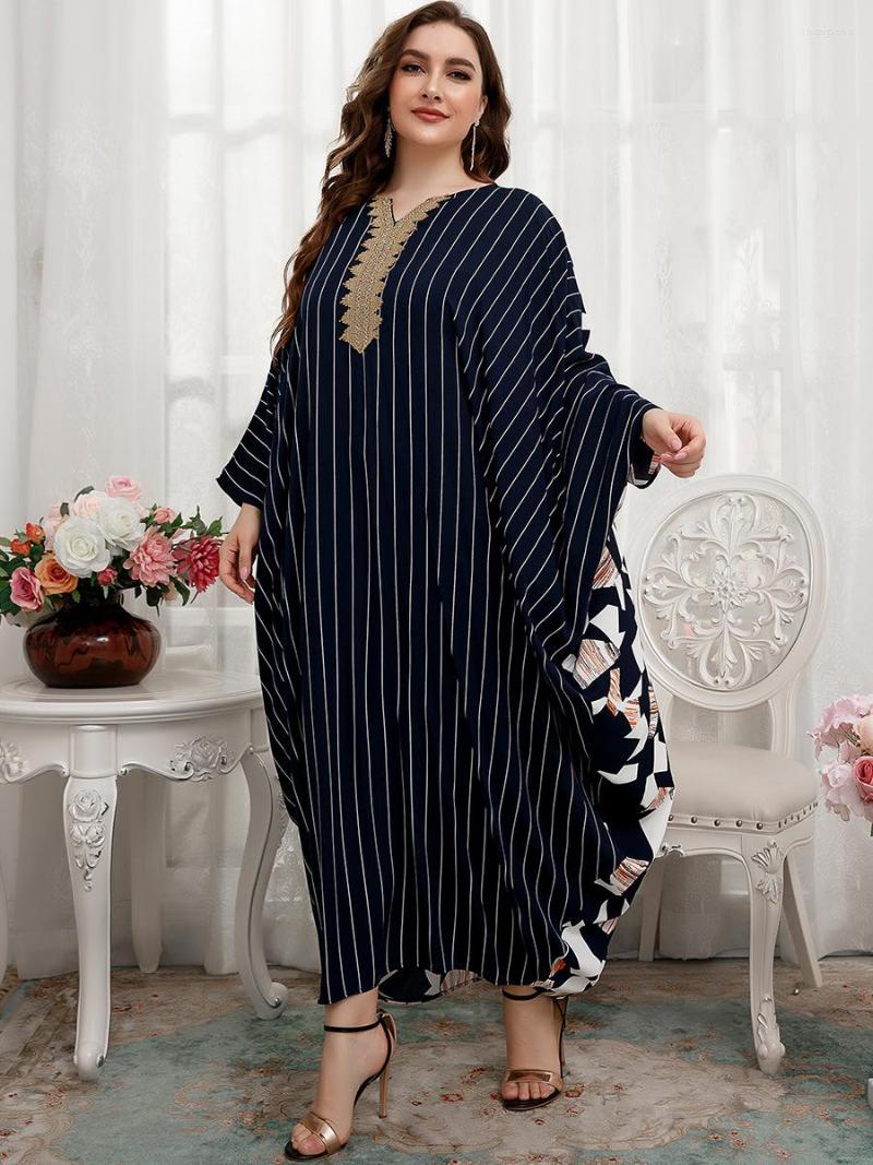 Ethnic Clothing Muslim Casual Dresses Oversized Loose Round Black Long Embroidered Bat Sleeve Neck Pullover Women
Ethnic Clothing Muslim Casual Dresses Oversized Loose Round Black Long Embroidered Bat Sleeve Neck Pullover Women
