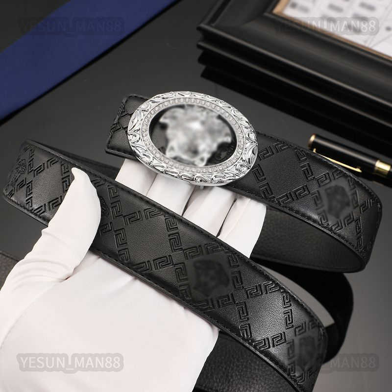 Designer Luxury versages Belt Fashion Mens Classic Single-head Buckle Soft Leather Strap Business Leisure Versatile Waistban, With box
Designer Luxury versages Belt Fashion Mens Classic Single-head Buckle Soft Leather Strap Business Leisure Versatile Waistban, With box