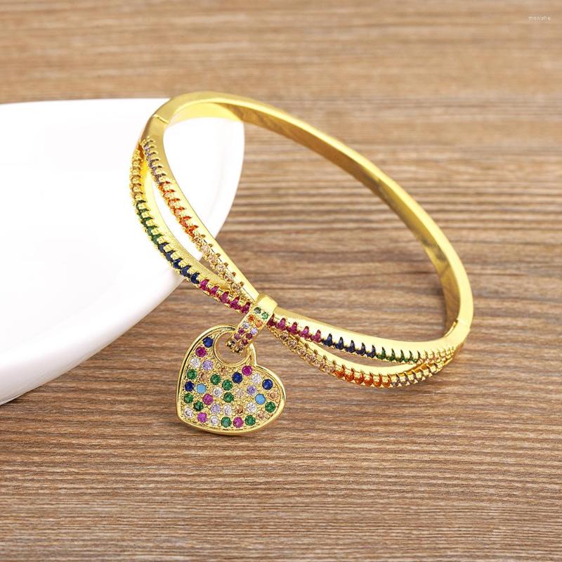 Bangle AIBEF Vintage Heart Pendant Bangles For Women Copper Zircon Gold Color Charms Bracelet Girls Fashion Jewelry Gift
Bangle AIBEF Vintage Heart Pendant Bangles For Women Copper Zircon Gold Color Charms Bracelet Girls Fashion Jewelry Gift