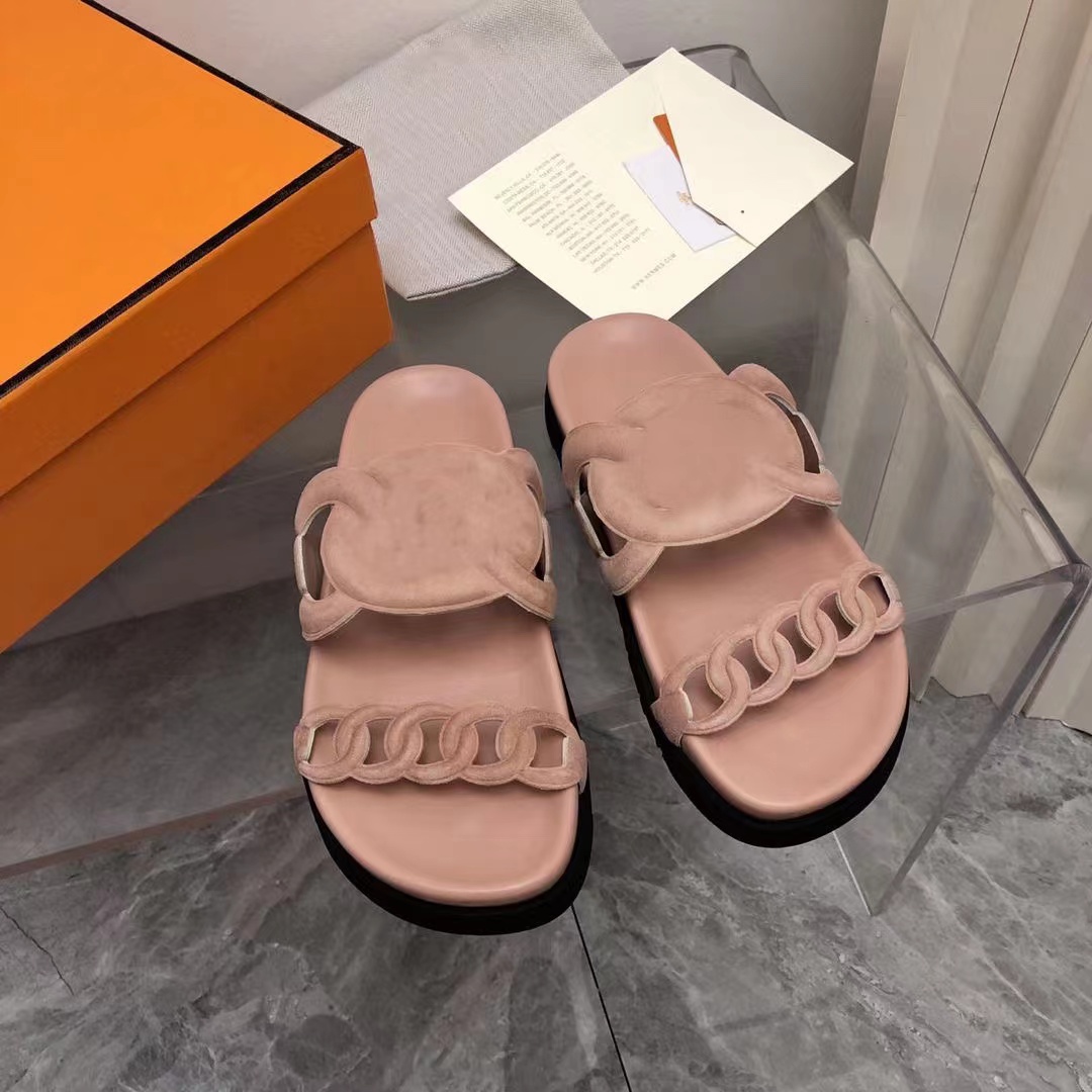 2023 Top Quality Designer Sandals Chypre Slippers Beach Classic Flat Sandal Luxury Summer Lady Leather Flip Flops Men Women Slides
2023 Top Quality Designer Sandals Chypre Slippers Beach Classic Flat Sandal Luxury Summer Lady Leather Flip Flops Men Women Slides