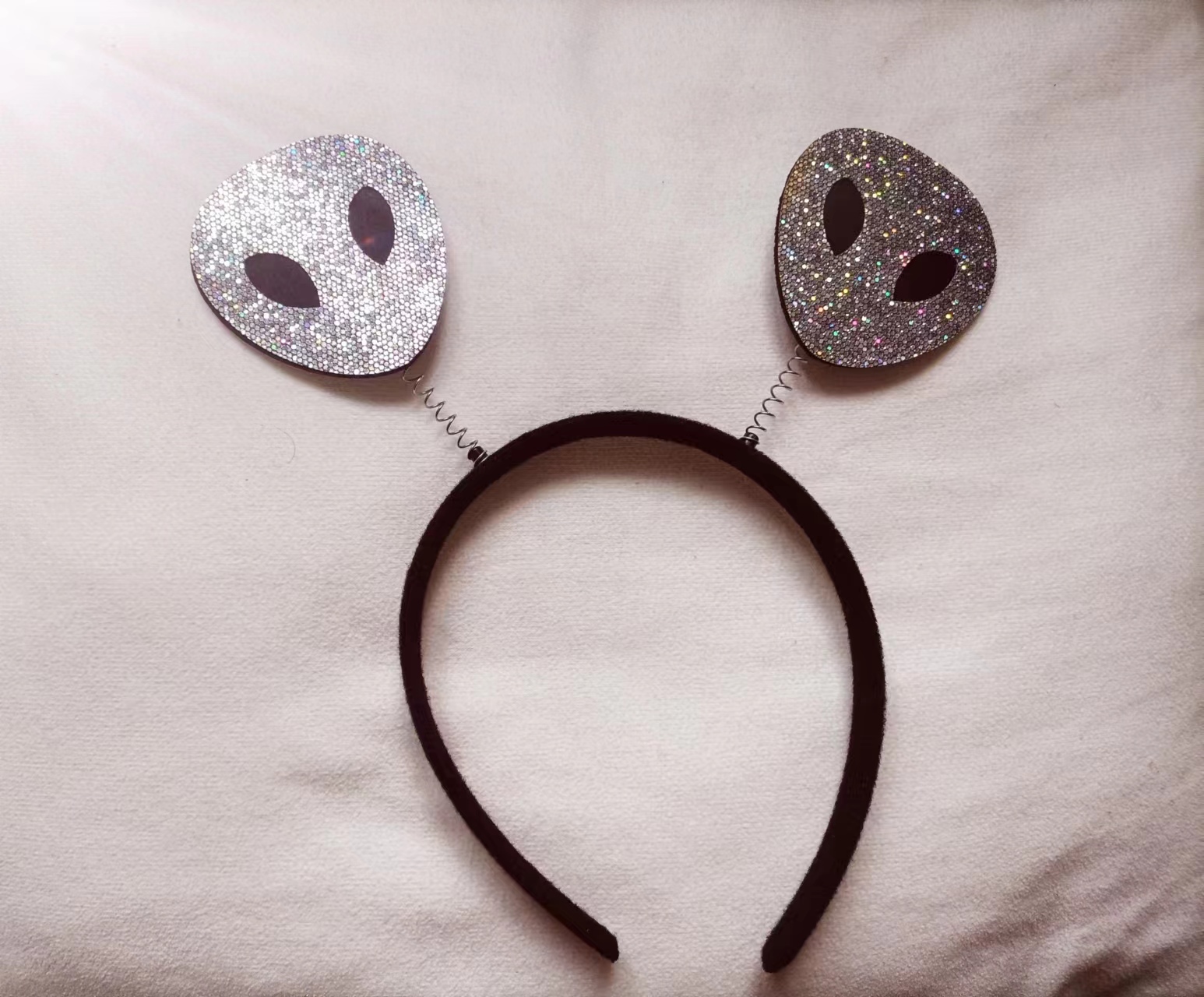 Alien Hairband Wired Ribbon Funny Martian Antennas Glitter Spring Headband Party Cosplay Costume Accessory For Child Adults Silver