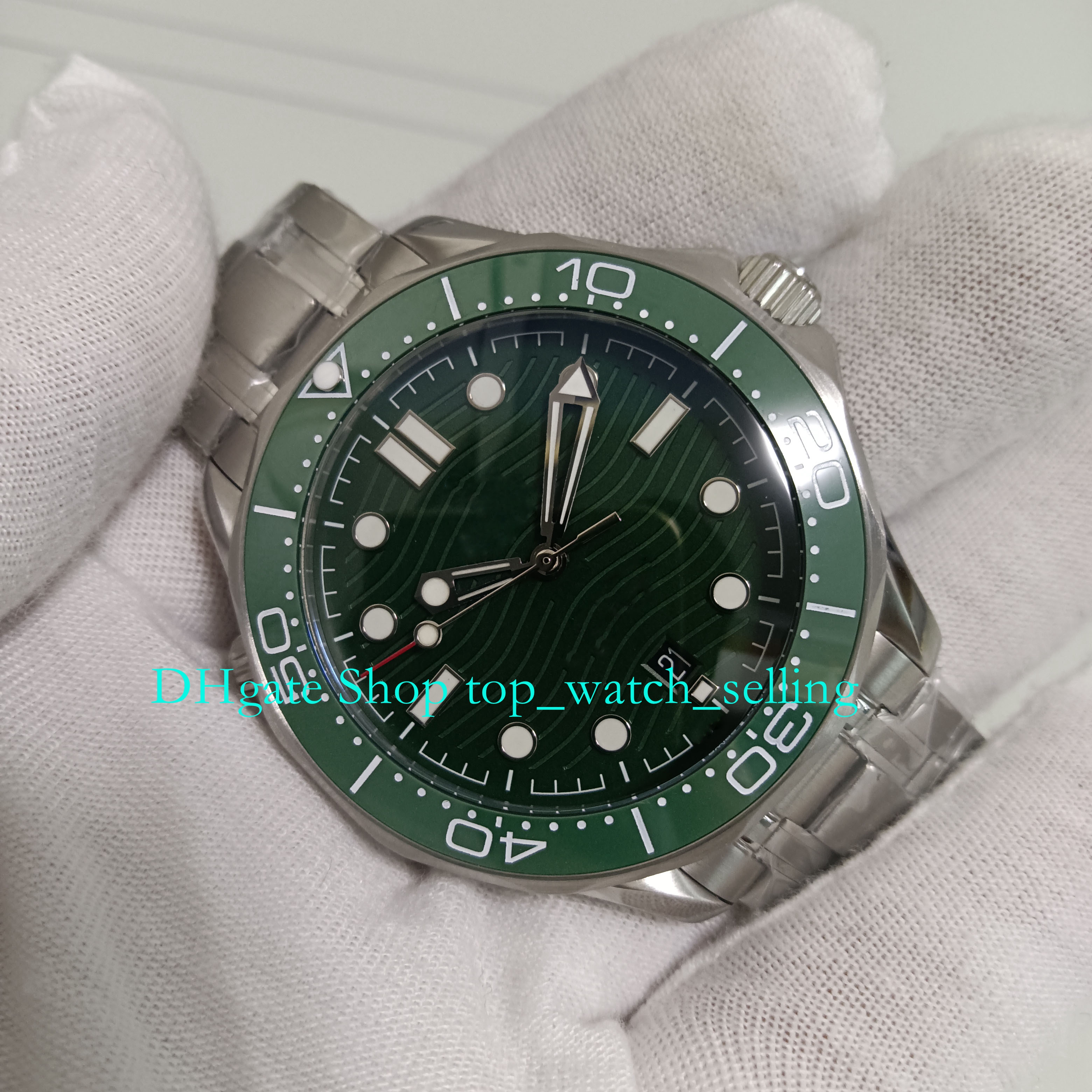 3 Style Automatic New Model Watch for Men's 300m Green Dial Stainless Steel Bracelet 42mm Cal.8800 Movement Wristwatches Sport Mens Professional Watches
3 Style Automatic New Model Watch for Men's 300m Green Dial Stainless Steel Bracelet 42mm Cal.8800 Movement Wristwatches Sport Mens Professional Watches