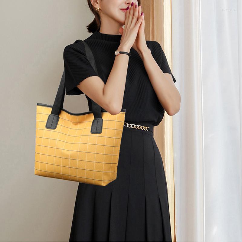 Evening Bags Style Pattern Women's Handbags High Quality PU Leather Ladies Shoulder Bag Luxury Designer Women Messenger Sac, Beige
Evening Bags Style Pattern Women's Handbags High Quality PU Leather Ladies Shoulder Bag Luxury Designer Women Messenger Sac, Beige