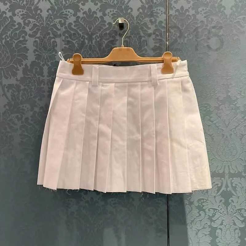 Skirts&Skorts Designer Summer new white pleated skirt amazing a high waist short celebrities versatile sweet B118
Skirts&Skorts Designer Summer new white pleated skirt amazing a high waist short celebrities versatile sweet B118
