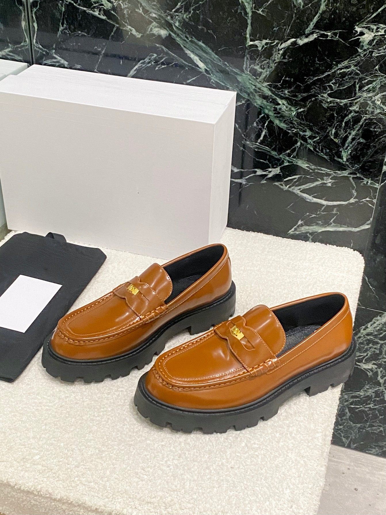 2023 early spring sandals Arc de Triomphe fringe British vintage platform Loafers Cowhide for women, Brown
2023 early spring sandals Arc de Triomphe fringe British vintage platform Loafers Cowhide for women, Brown