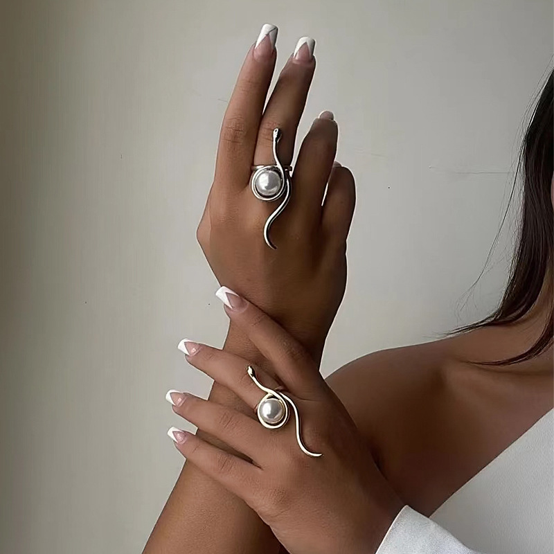 Wholesale White Pearl Snake Charm Finger Band Rings Open Adjustable Aesthetic Gold Silver Color Finger Ring INS Fashion Jewelry for Women Girls Gifts
Wholesale White Pearl Snake Charm Finger Band Rings Open Adjustable Aesthetic Gold Silver Color Finger Ring INS Fashion Jewelry for Women Girls Gifts