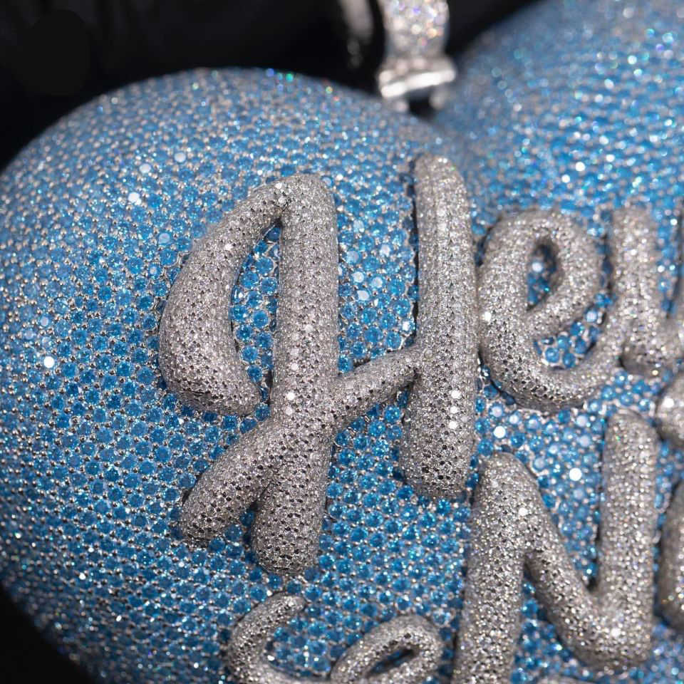 Best Jewelry Manufacturer Custom 925 Sterling Silver Vvs Moissanite Diamond Blue Big Heart Letter Pendant with Cuban Link Chain