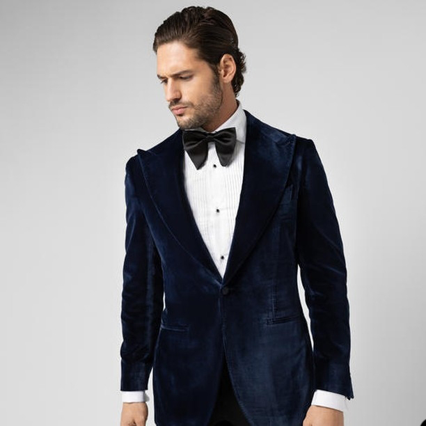 One Piece Wedding Tuxedos Men Suits Fashion Velvet Peaked Lapel Fashion Suit Jacket One-Button Handsome Customized Two Pockets Party Coat Spring