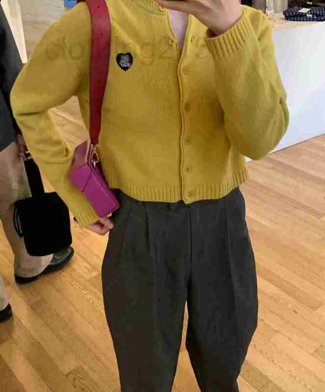 Women' Knits & Tees Designer 2023 Spring New Korean Baby Home Embroidery Love fried dough twist Wool Knitted Cardigan Top 8A6T, Yellow (spot)
Women' Knits & Tees Designer 2023 Spring New Korean Baby Home Embroidery Love fried dough twist Wool Knitted Cardigan Top 8A6T, Yellow (spot)