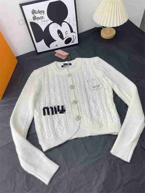Women' Knits & Tees Designer 2022 autumn and winter new placket drill shape color button nail round neck age reducing girl style cardigan A8F8, Black4
Women' Knits & Tees Designer 2022 autumn and winter new placket drill shape color button nail round neck age reducing girl style cardigan A8F8, Black4