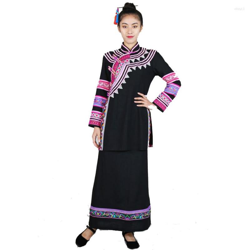 Stage Wear Chinese Folk Dance Costume Ethnic Style Embroidered The Dai Women's Clothing Elegant Suit Performance Apparel, A top and skirt
Stage Wear Chinese Folk Dance Costume Ethnic Style Embroidered The Dai Women's Clothing Elegant Suit Performance Apparel, A top and skirt