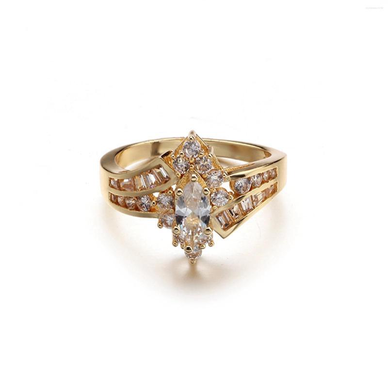 Wedding Rings Women Trendy Shiny Crystal Ring Simplicity Elegant Temperament Engagement Jewelry Zircon
Wedding Rings Women Trendy Shiny Crystal Ring Simplicity Elegant Temperament Engagement Jewelry Zircon