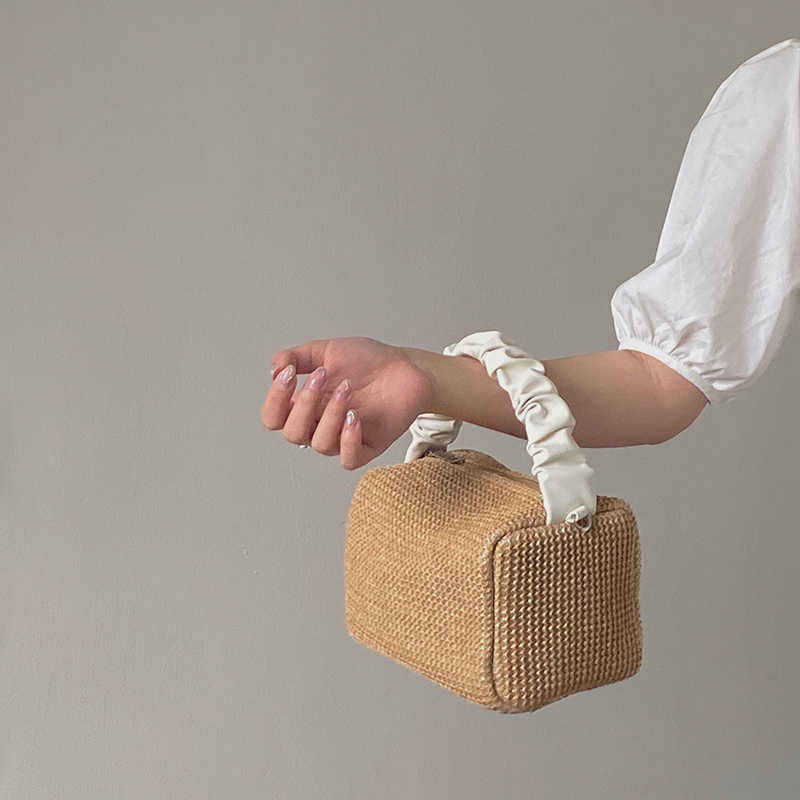 Evening Bag Summer Straw Woven Bag Beach Tote Retro Fold Hit Color Portable Squa Purses Ladies Handbags, The photo
Evening Bag Summer Straw Woven Bag Beach Tote Retro Fold Hit Color Portable Squa Purses Ladies Handbags, The photo