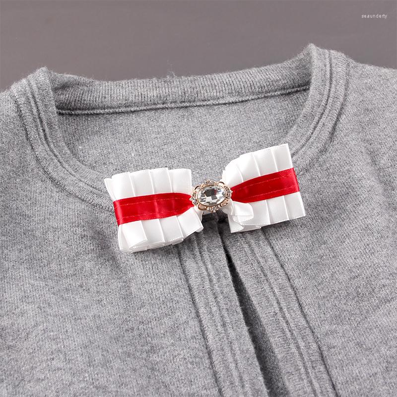 Brooches College Style Hit Colors Folding Ribbon Bowknot Bowtie Lady Cardigan Suit Coat Shirt Collar Corsage Accessories Jewelry
Brooches College Style Hit Colors Folding Ribbon Bowknot Bowtie Lady Cardigan Suit Coat Shirt Collar Corsage Accessories Jewelry