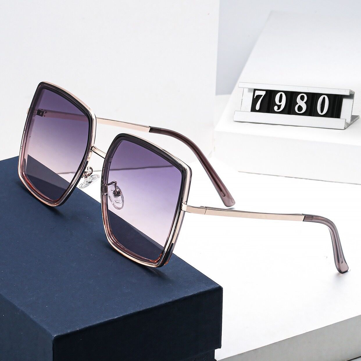 Polarized sunglasses Fashion designer sunglasses 2023 The latest style personality trend large square framed sunglasses
Polarized sunglasses Fashion designer sunglasses 2023 The latest style personality trend large square framed sunglasses
