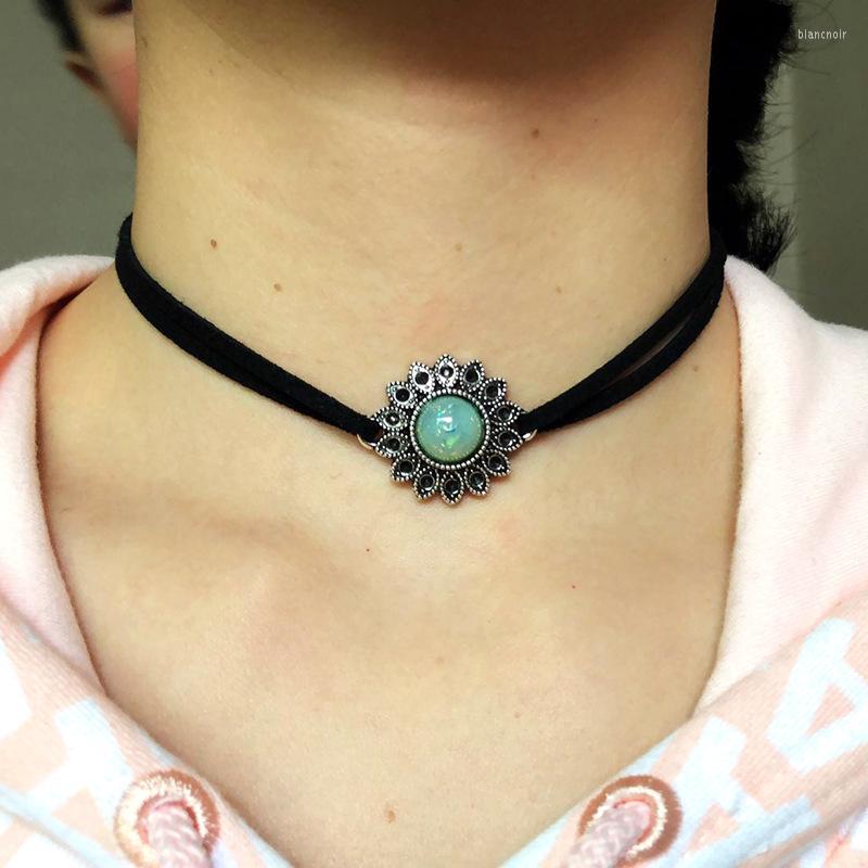 Choker Imitation Opal Necklaces For Women Short Rope Chain Round Waterdrop Crystal Gothic Accessories Girls Jewelry VGN131
Choker Imitation Opal Necklaces For Women Short Rope Chain Round Waterdrop Crystal Gothic Accessories Girls Jewelry VGN131