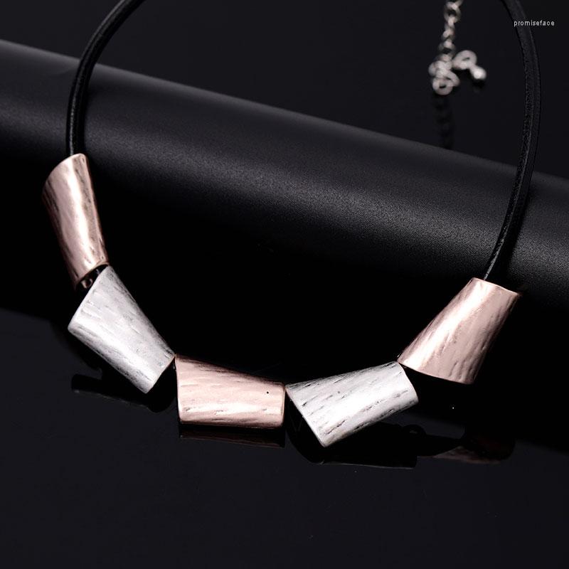 Choker Fashion European And American Alloy Strand & String Necklaces For Women Silver Gold Plated Vintage Short Necklace Jewelry 
Choker Fashion European And American Alloy Strand & String Necklaces For Women Silver Gold Plated Vintage Short Necklace Jewelry