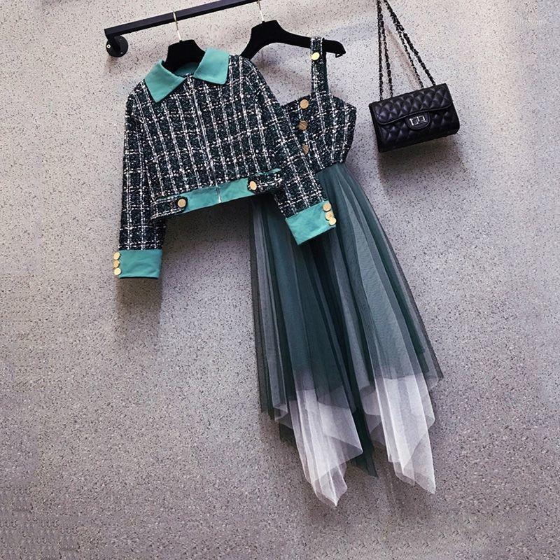Work Dresses Women's Spring 2023 Fashion Tweed Small Fragrant Black Jacket Mesh Stitching Suspender Skirt Two-piece Suit
Work Dresses Women's Spring 2023 Fashion Tweed Small Fragrant Black Jacket Mesh Stitching Suspender Skirt Two-piece Suit