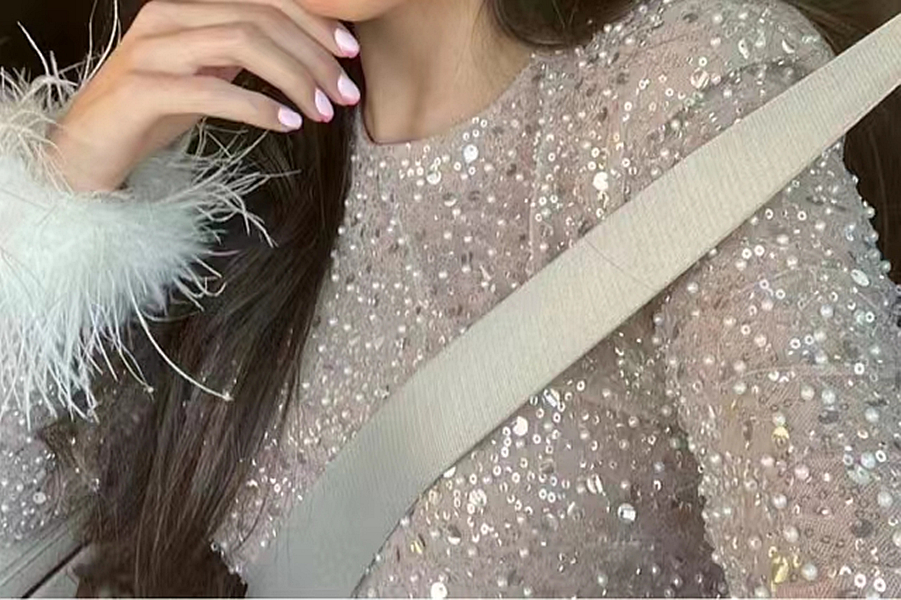 Modern Women Jumpsuits Prom Dresses Feathers Long Sleeves Sequins And Pearls Beaded Shiny Pink Formal Evening Gowns Muslim Special Occasion Wear 2023