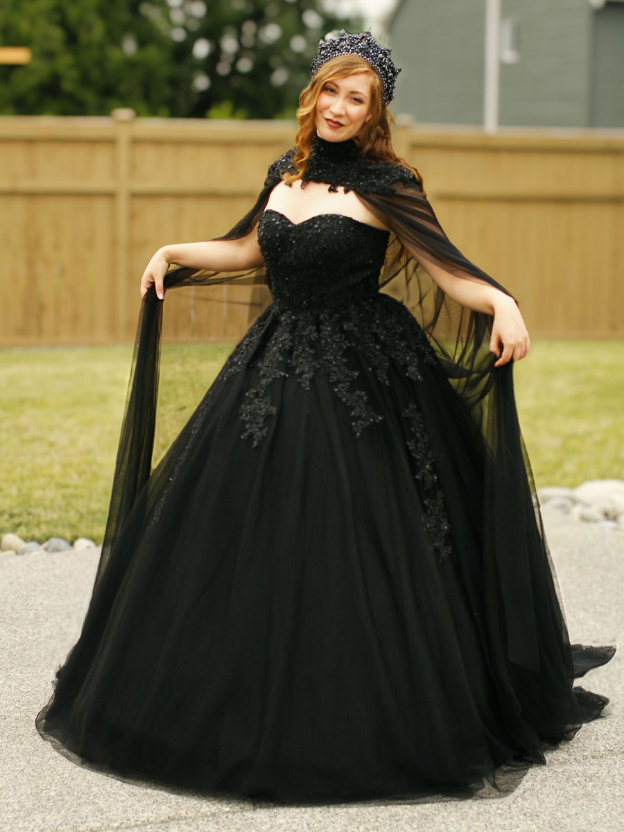 Retro Black Gothic Wedding Dress 2023 Boho Chic A Line Lace Rustic Bridal Dresses With Caped Corset Beaded Princess Bride Ladies Robe De Mariee Dentel