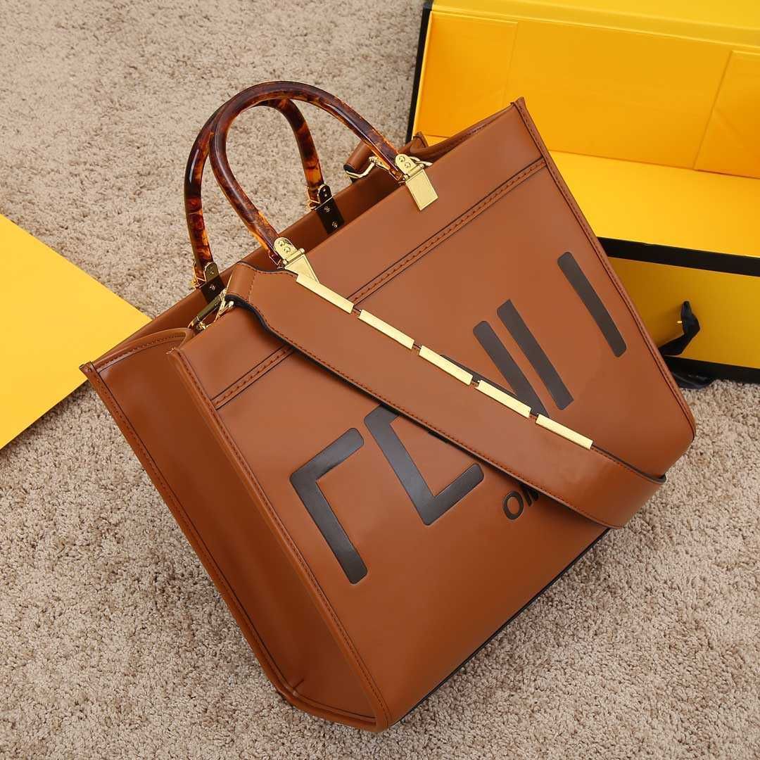 2023 New evening bag Totes Handbags Shoulder Bags Evening Bag leather material amber double handle large capacity letter decorative Men women univers, 26
2023 New evening bag Totes Handbags Shoulder Bags Evening Bag leather material amber double handle large capacity letter decorative Men women univers, 26