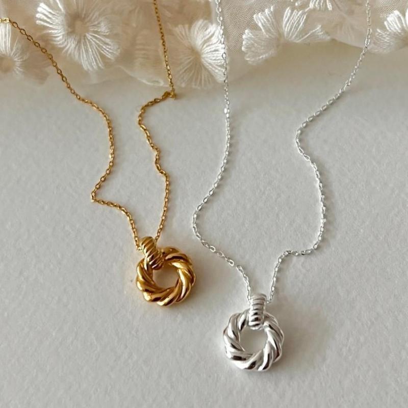 Cluster Rings SHANICE S925 Sterling Silver Trend Elegant Jewelry Twist Circle Pendant Necklace Unquie Women Fashion Wholesal
Cluster Rings SHANICE S925 Sterling Silver Trend Elegant Jewelry Twist Circle Pendant Necklace Unquie Women Fashion Wholesal